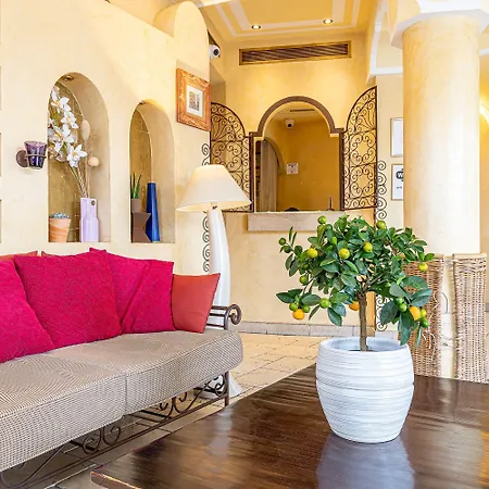 Royale Montsouris Hotel 3*