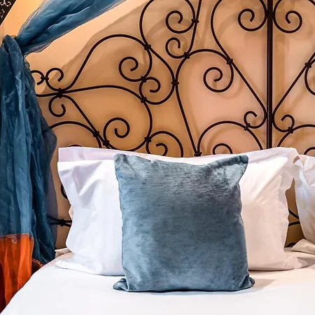 Royale Montsouris Szálloda 3*
