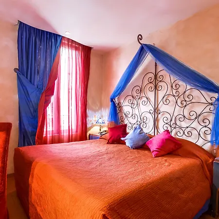 Hotel Royale Montsouris 3*