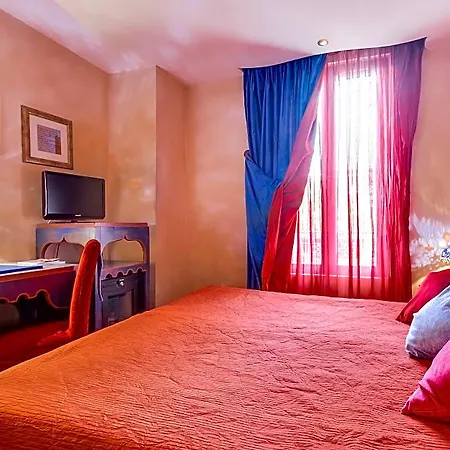 Royale Montsouris Hotel 3*